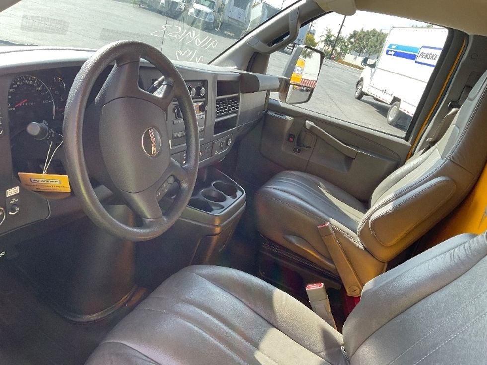 Light Duty Box Truck-Light and Medium Duty Trucks-GMC-2021-Savana G33903-Sun Valley-CA-71,345\n\t\tmiles-$ 30,500 - Image 19