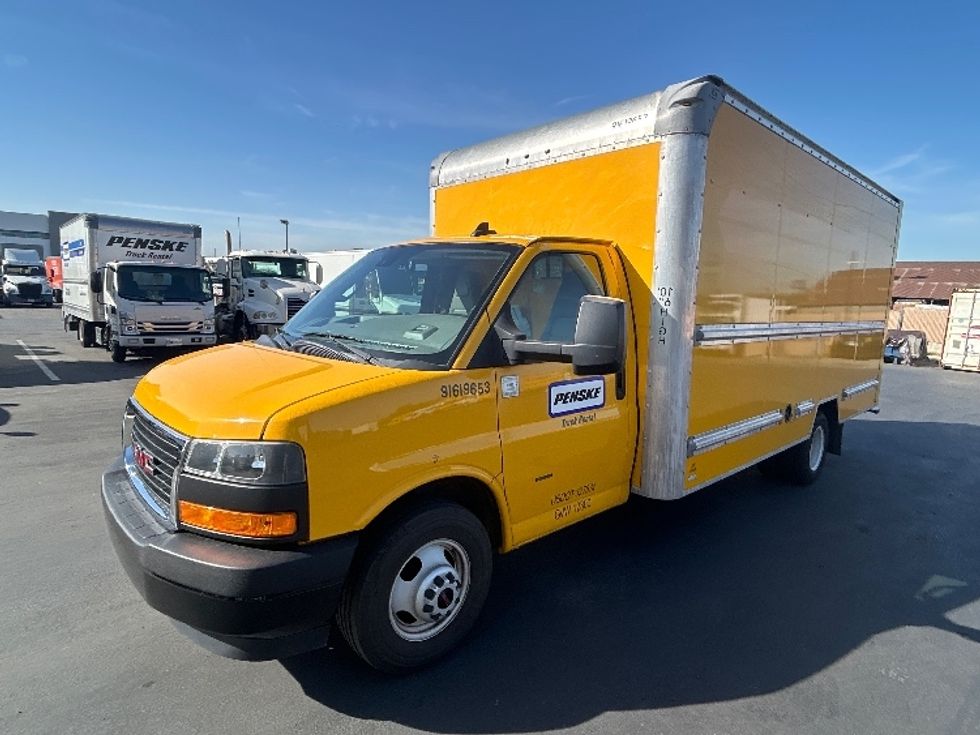 Light Duty Box Truck-Light and Medium Duty Trucks-GMC-2021-Savana G33903-Sun Valley-CA-71,345\n\t\tmiles-$ 30,500 - Image 3