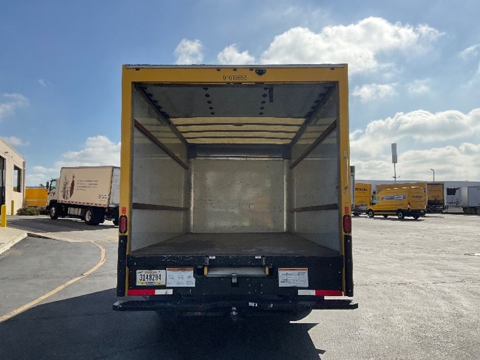 Light Duty Box Truck-Light and Medium Duty Trucks-GMC-2021-Savana G33903-Sun Valley-CA-71,345\n\t\tmiles-$ 30,500 - Image 8