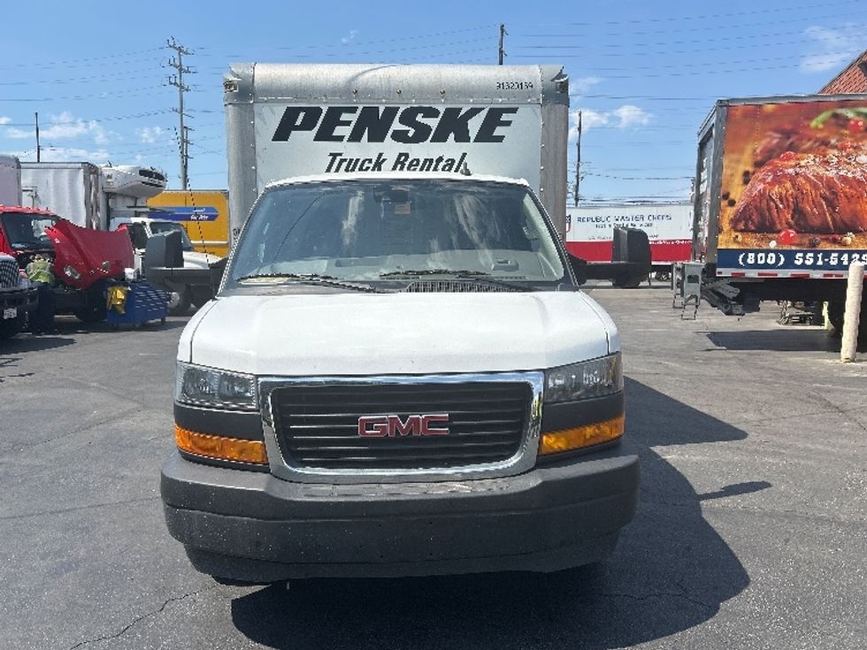 Light Duty Box Truck-Light and Medium Duty Trucks-GMC-2021-Savana G33903-Sun Valley-CA-86,304\n\t\tmiles-$ 32,250 - Image 2