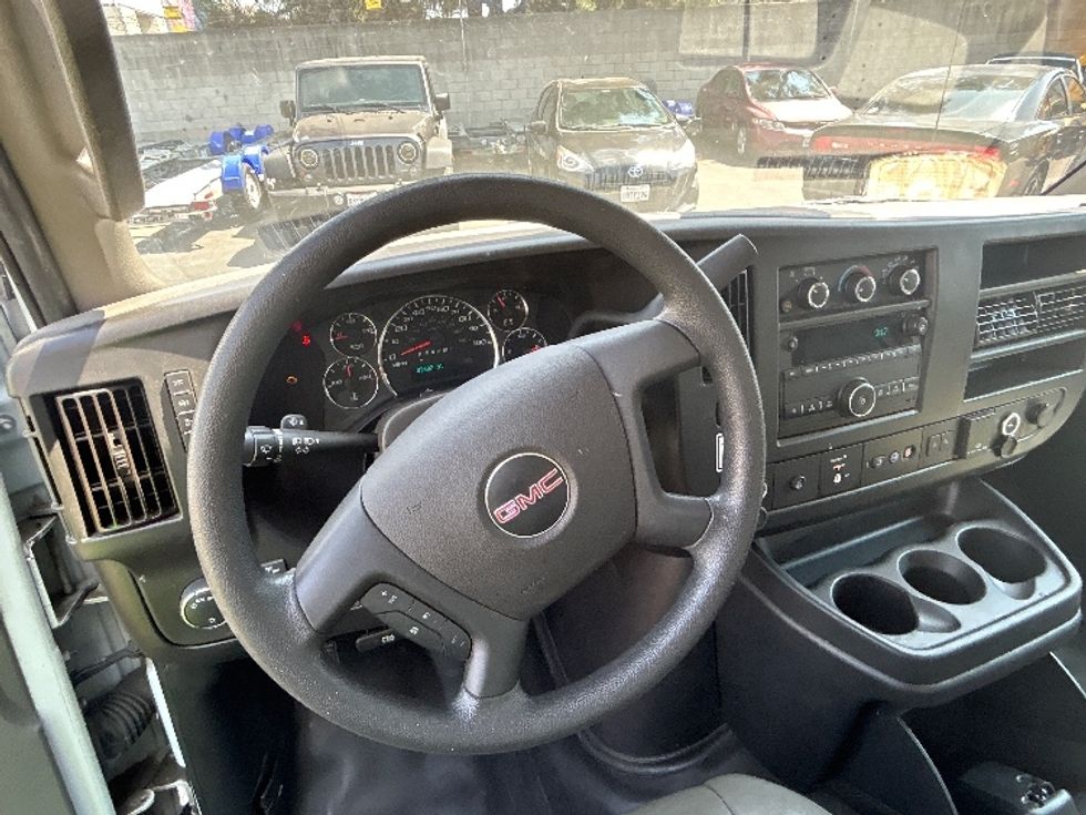 Light Duty Box Truck-Light and Medium Duty Trucks-GMC-2021-Savana G33903-Sun Valley-CA-86,304\n\t\tmiles-$ 32,250 - Image 21