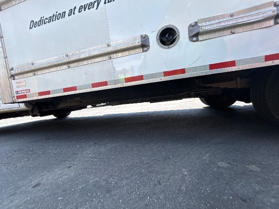 Light Duty Box Truck-Light and Medium Duty Trucks-GMC-2021-Savana G33903-Sun Valley-CA-86,304\n\t\tmiles-$ 32,250 - Image 5