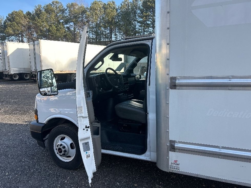 Light Duty Box Truck-Light and Medium Duty Trucks-GMC-2021-Savana G33903-Suwanee-GA-100,387\n\t\tmiles-$ 30,000 - Image 15