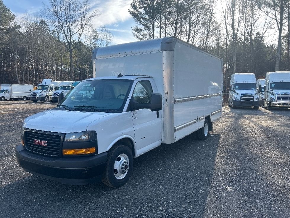 Light Duty Box Truck-Light and Medium Duty Trucks-GMC-2021-Savana G33903-Suwanee-GA-100,387\n\t\tmiles-$ 30,000 - Image 3
