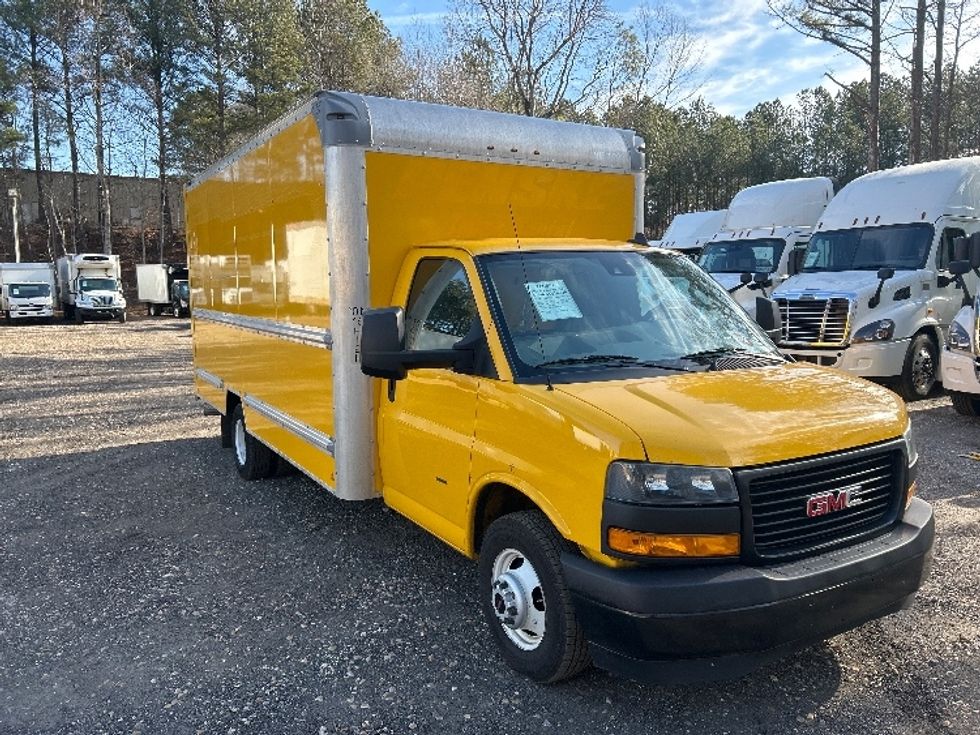 Light Duty Box Truck-Light and Medium Duty Trucks-GMC-2021-Savana G33903-Suwanee-GA-108,640\n\t\tmiles-$ 26,000 - Image 1