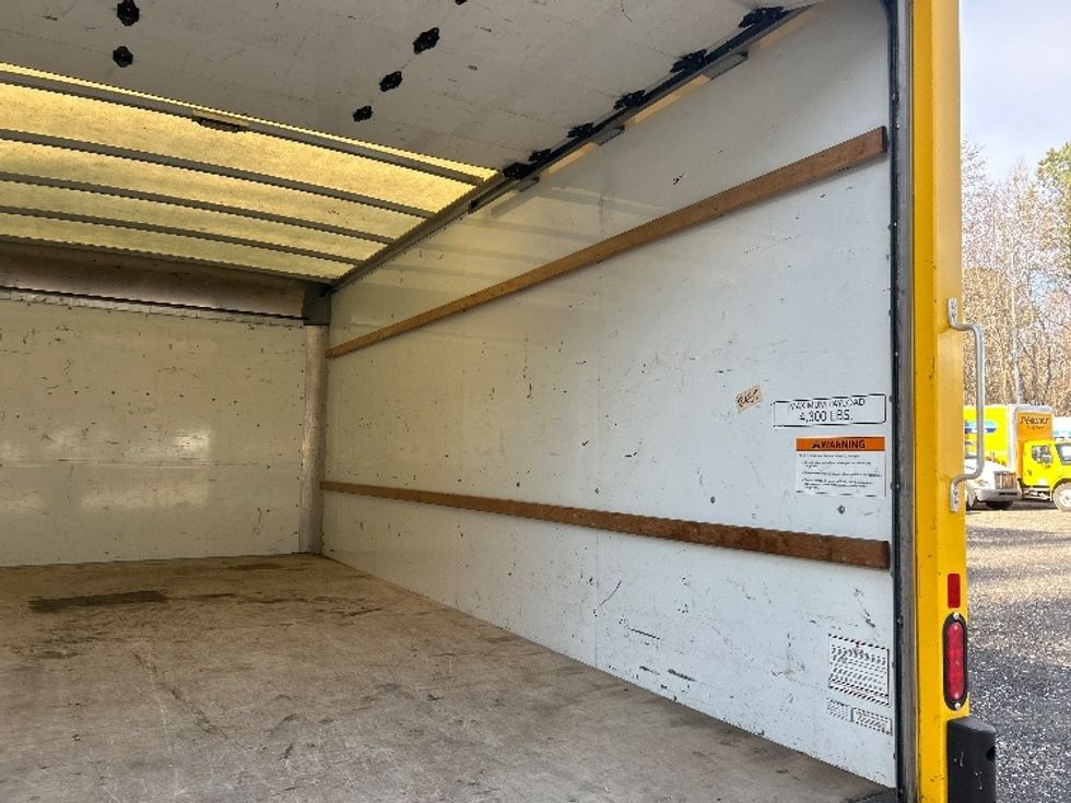 Light Duty Box Truck-Light and Medium Duty Trucks-GMC-2021-Savana G33903-Suwanee-GA-108,640\n\t\tmiles-$ 26,000 - Image 11