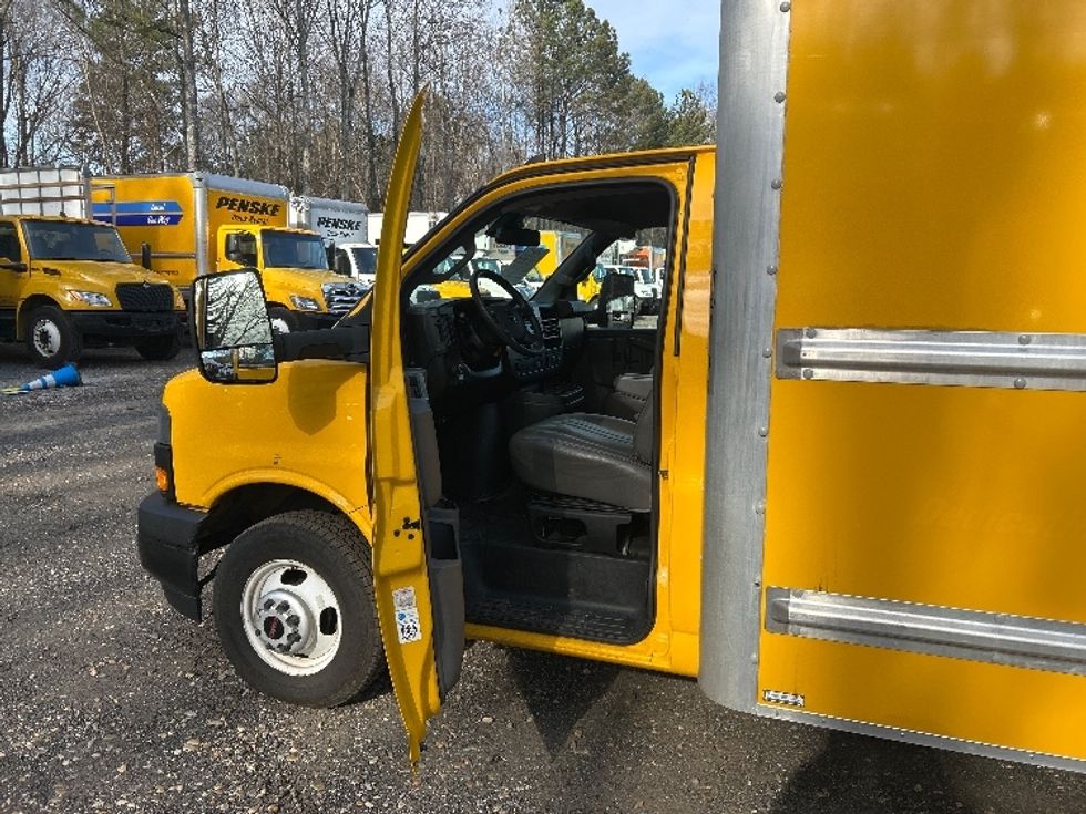 Light Duty Box Truck-Light and Medium Duty Trucks-GMC-2021-Savana G33903-Suwanee-GA-108,640\n\t\tmiles-$ 26,000 - Image 15