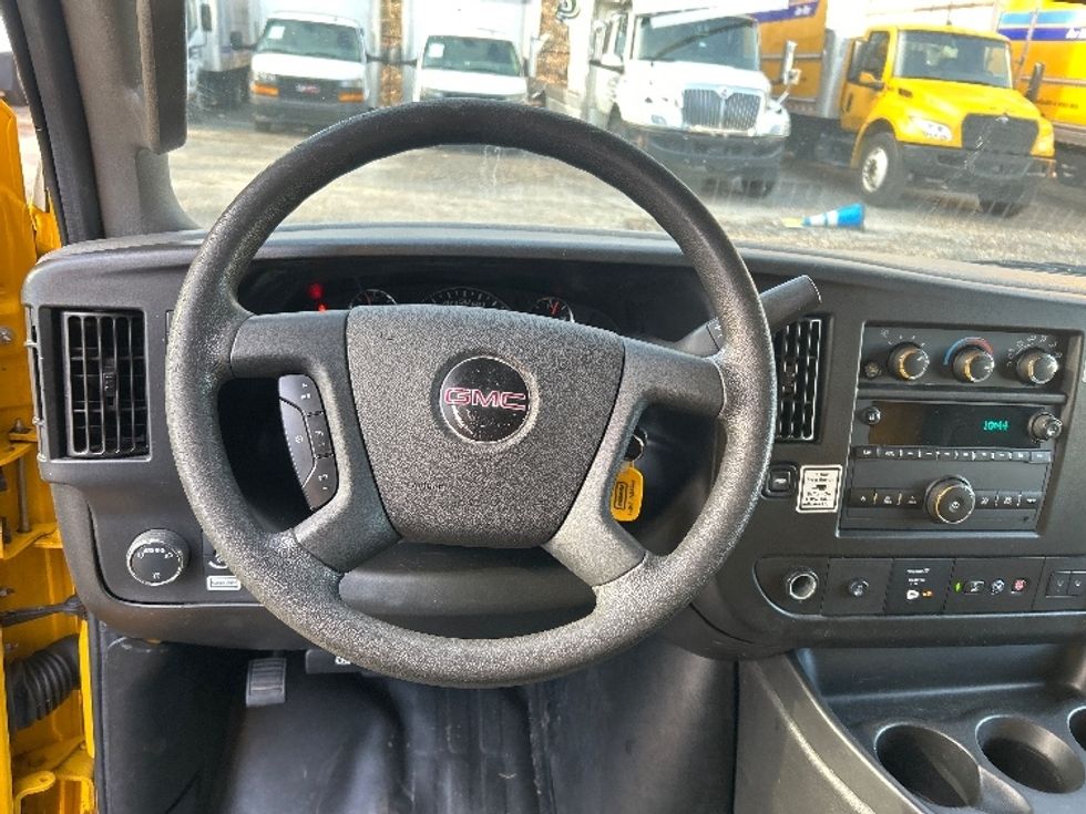 Light Duty Box Truck-Light and Medium Duty Trucks-GMC-2021-Savana G33903-Suwanee-GA-108,640\n\t\tmiles-$ 26,000 - Image 17