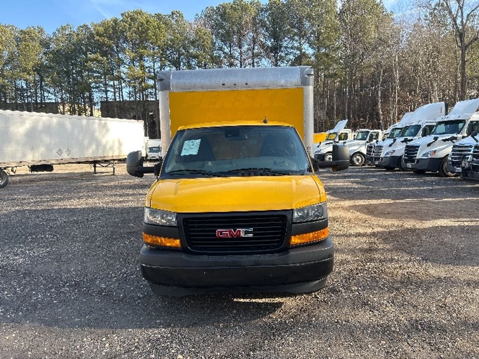 Light Duty Box Truck-Light and Medium Duty Trucks-GMC-2021-Savana G33903-Suwanee-GA-108,640\n\t\tmiles-$ 26,000 - Image 2