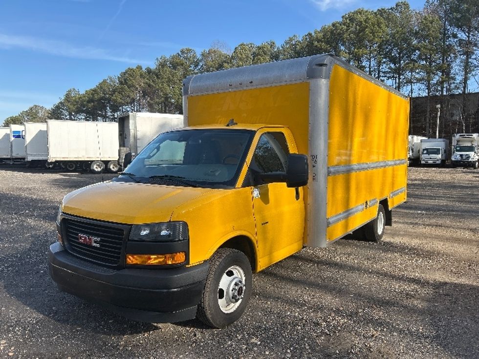 Light Duty Box Truck-Light and Medium Duty Trucks-GMC-2021-Savana G33903-Suwanee-GA-108,640\n\t\tmiles-$ 26,000 - Image 3