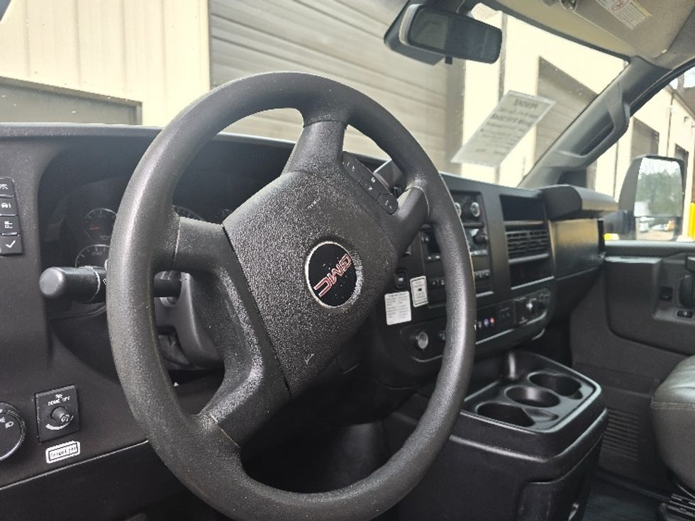 Light Duty Box Truck-Light and Medium Duty Trucks-GMC-2021-Savana G33903-Suwanee-GA-109,775\n\t\tmiles-$ 28,750 - Image 16