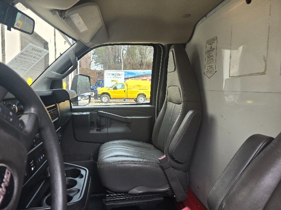 Light Duty Box Truck-Light and Medium Duty Trucks-GMC-2021-Savana G33903-Suwanee-GA-109,775\n\t\tmiles-$ 28,750 - Image 18