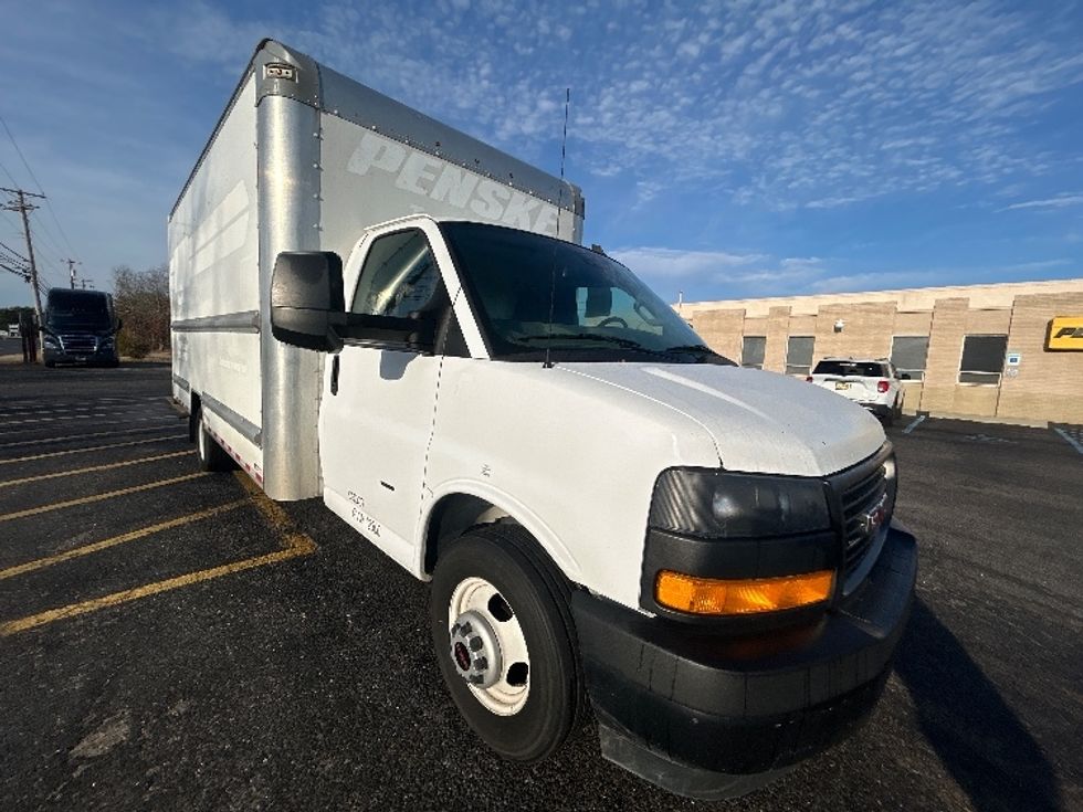 Light Duty Box Truck-Light and Medium Duty Trucks-GMC-2021-Savana G33903-Swedesboro-NJ-102,226\n\t\tmiles-$ 28,250 - Image 1