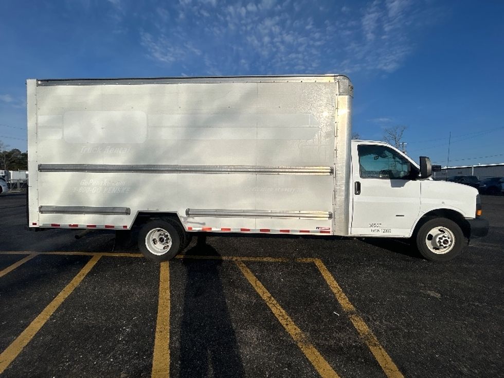 Light Duty Box Truck-Light and Medium Duty Trucks-GMC-2021-Savana G33903-Swedesboro-NJ-102,226\n\t\tmiles-$ 28,250 - Image 15