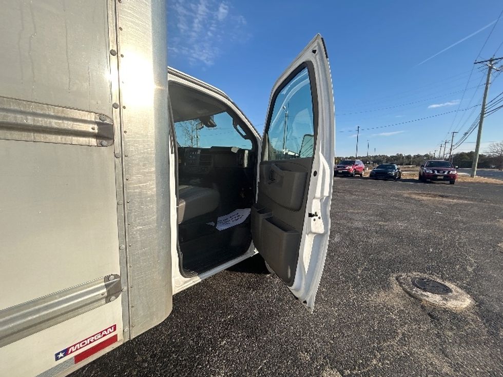 Light Duty Box Truck-Light and Medium Duty Trucks-GMC-2021-Savana G33903-Swedesboro-NJ-102,226\n\t\tmiles-$ 28,250 - Image 20