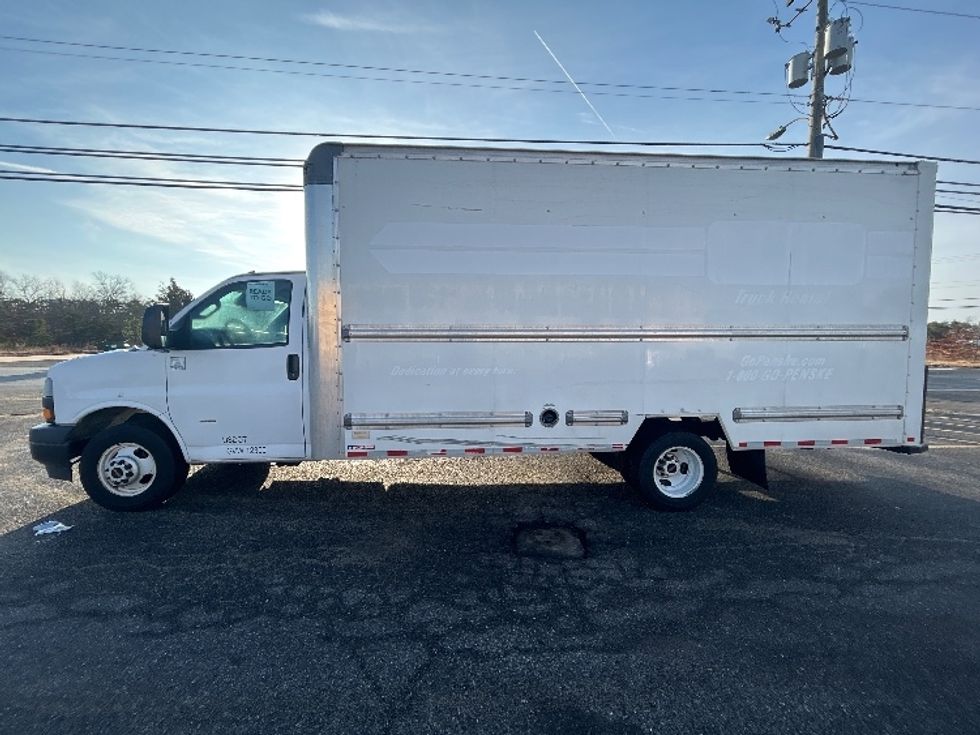 Light Duty Box Truck-Light and Medium Duty Trucks-GMC-2021-Savana G33903-Swedesboro-NJ-102,226\n\t\tmiles-$ 28,250 - Image 4