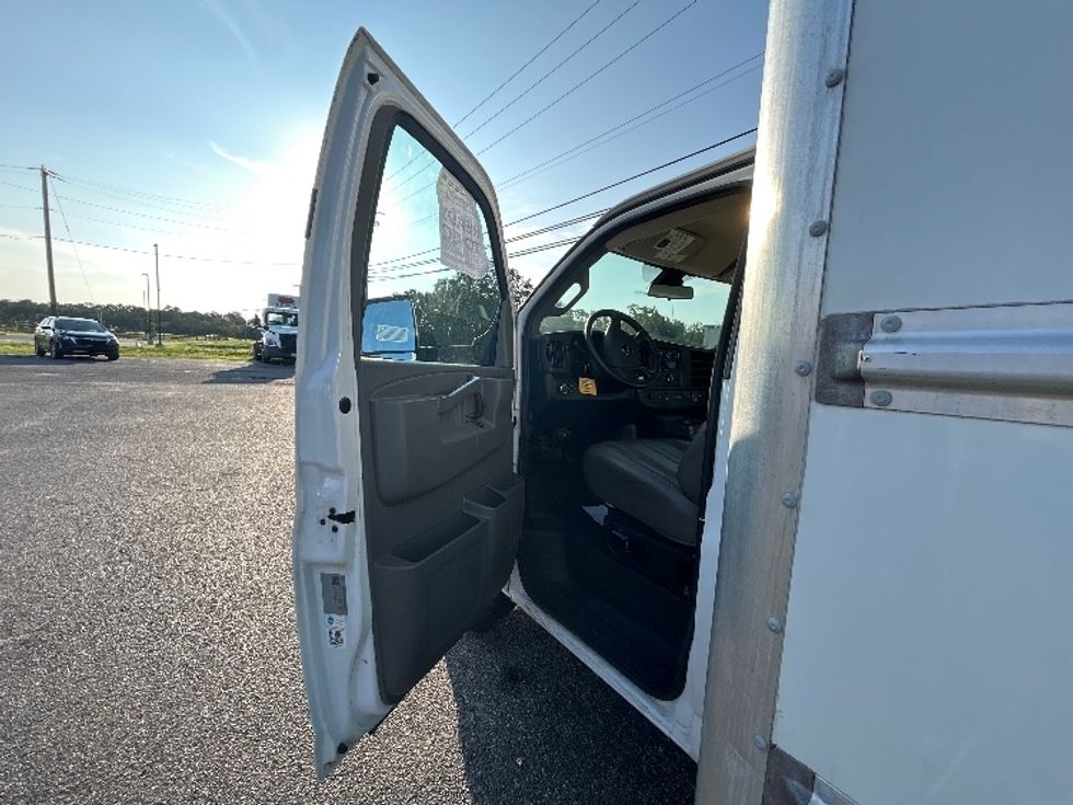 Light Duty Box Truck-Light and Medium Duty Trucks-GMC-2021-Savana G33903-Swedesboro-NJ-68,555\n\t\tmiles-$ 32,000 - Image 16