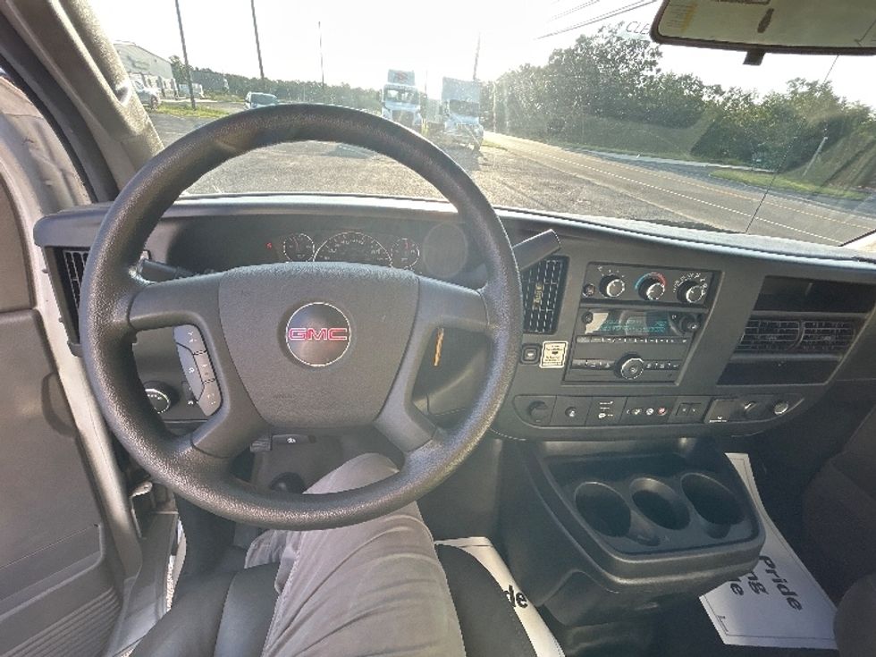 Light Duty Box Truck-Light and Medium Duty Trucks-GMC-2021-Savana G33903-Swedesboro-NJ-68,555\n\t\tmiles-$ 32,000 - Image 18