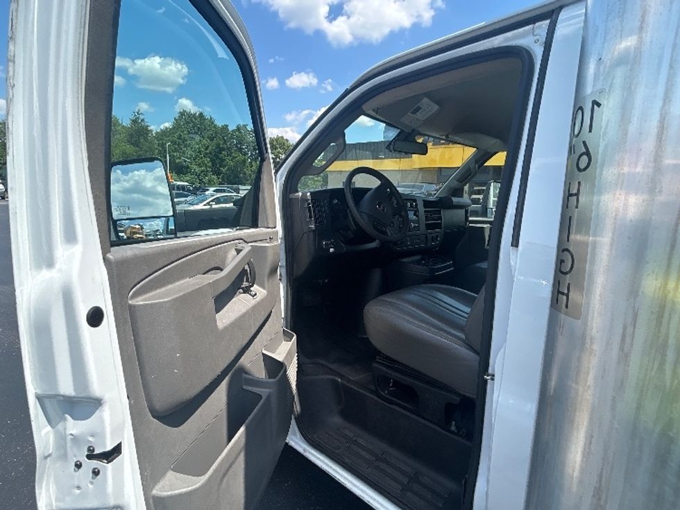 Light Duty Box Truck-Light and Medium Duty Trucks-GMC-2021-Savana G33903-Swedesboro-NJ-79,214\n\t\tmiles-$ 30,750 - Image 16