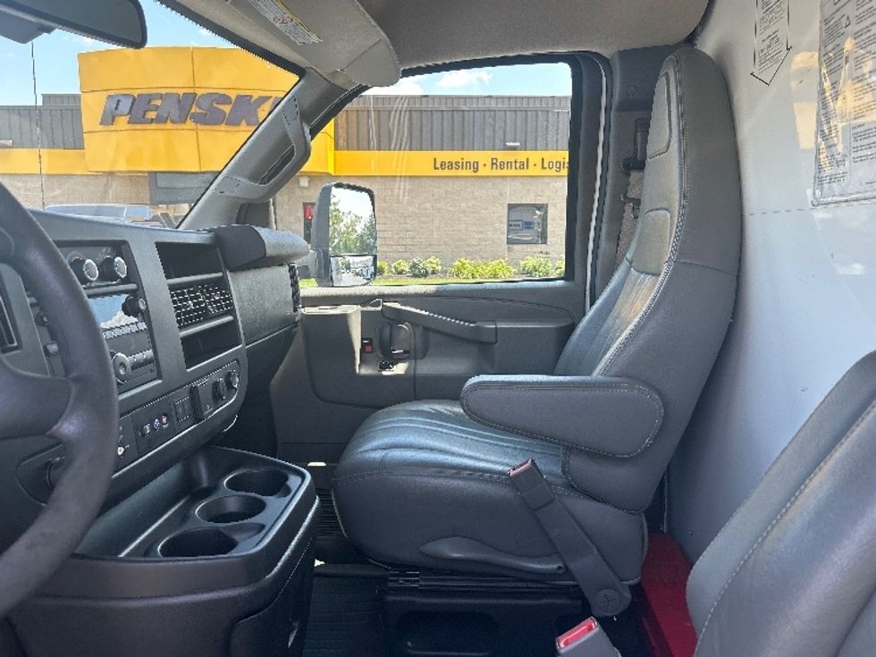 Light Duty Box Truck-Light and Medium Duty Trucks-GMC-2021-Savana G33903-Swedesboro-NJ-79,214\n\t\tmiles-$ 30,750 - Image 19