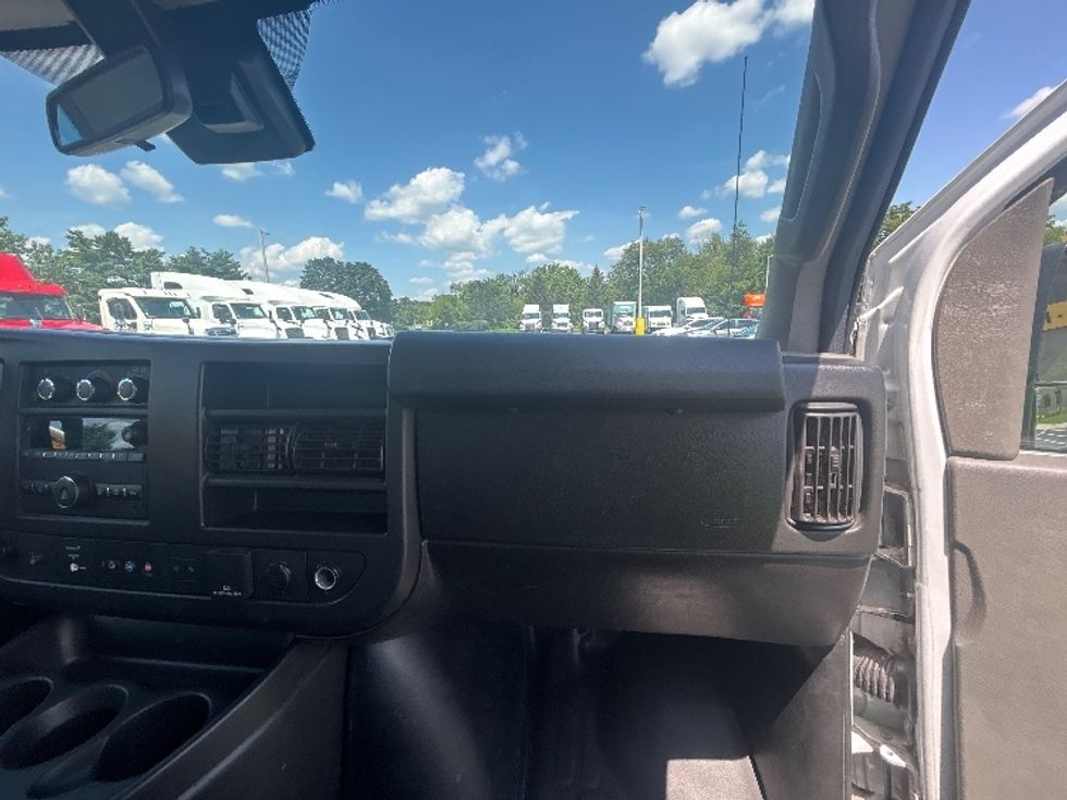 Light Duty Box Truck-Light and Medium Duty Trucks-GMC-2021-Savana G33903-Swedesboro-NJ-79,214\n\t\tmiles-$ 30,750 - Image 21