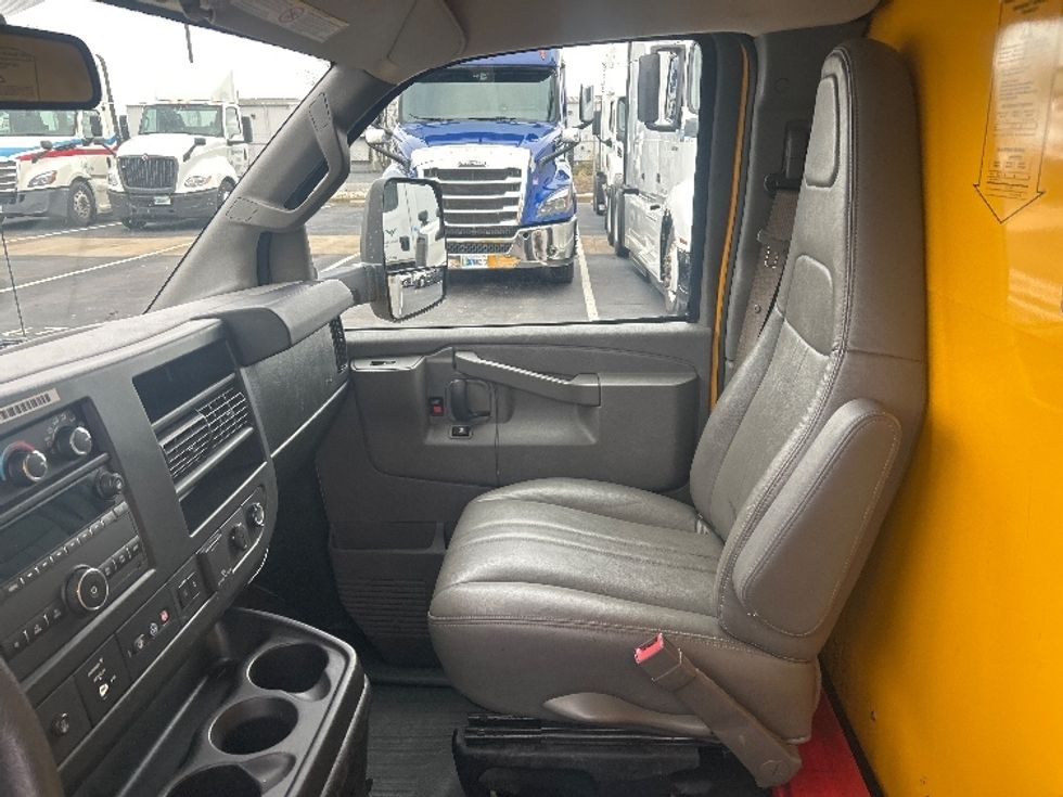 Light Duty Box Truck-Light and Medium Duty Trucks-GMC-2021-Savana G33903-Swedesboro-NJ-92,880\n\t\tmiles-$ 26,500 - Image 19
