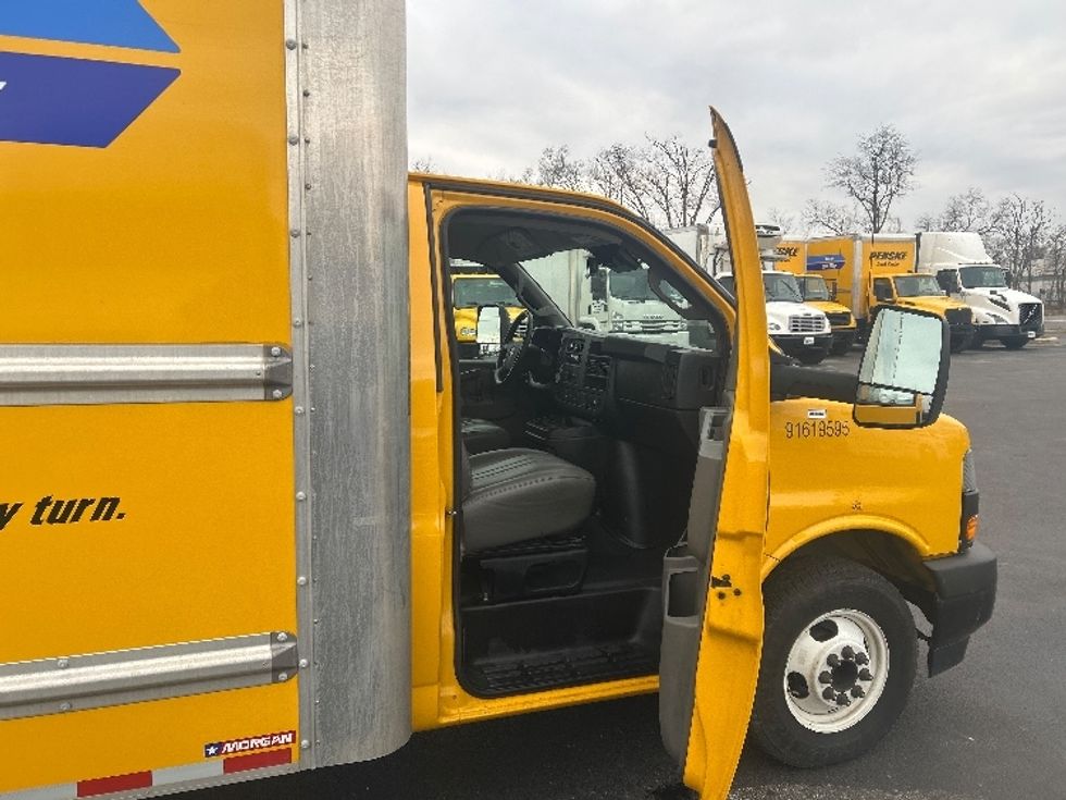 Light Duty Box Truck-Light and Medium Duty Trucks-GMC-2021-Savana G33903-Swedesboro-NJ-92,880\n\t\tmiles-$ 26,500 - Image 20