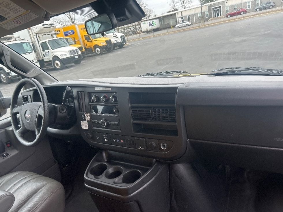Light Duty Box Truck-Light and Medium Duty Trucks-GMC-2021-Savana G33903-Swedesboro-NJ-92,880\n\t\tmiles-$ 26,500 - Image 21