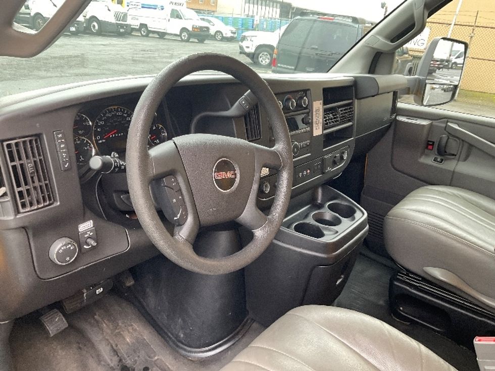 Light Duty Box Truck-Light and Medium Duty Trucks-GMC-2021-Savana G33903-Tacoma-WA-87,479\n\t\tmiles-$ 29,250 - Image 17