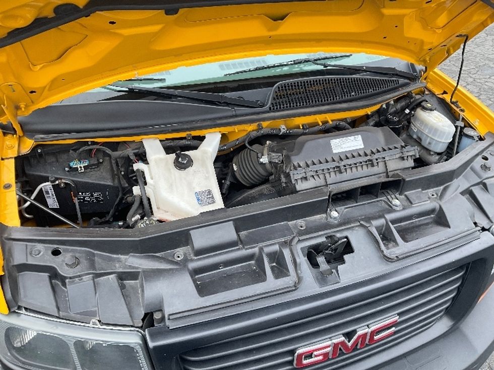 Light Duty Box Truck-Light and Medium Duty Trucks-GMC-2021-Savana G33903-Tacoma-WA-87,479\n\t\tmiles-$ 29,250 - Image 23