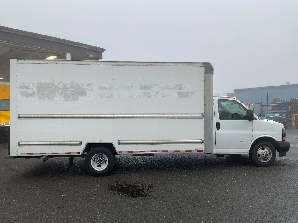 Light Duty Box Truck-Light and Medium Duty Trucks-GMC-2021-Savana G33903-Tacoma-WA-90,577\n\t\tmiles-$ 31,750 - Image 15