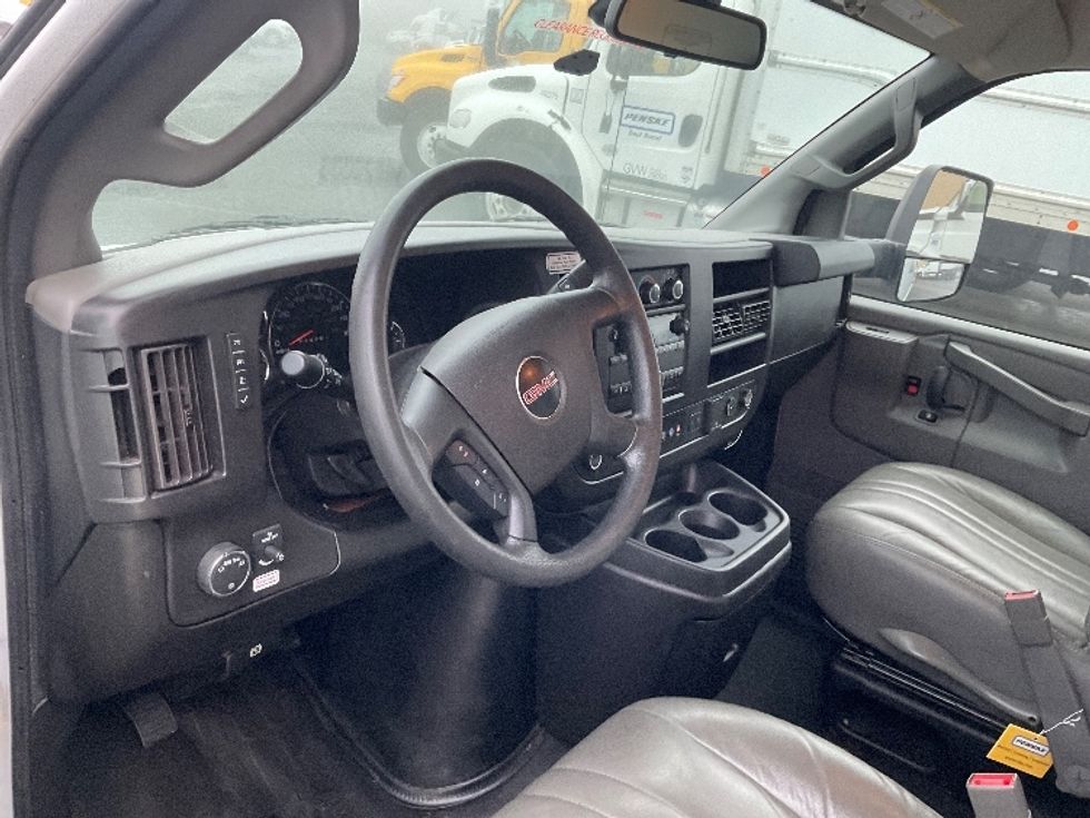 Light Duty Box Truck-Light and Medium Duty Trucks-GMC-2021-Savana G33903-Tacoma-WA-90,577\n\t\tmiles-$ 31,750 - Image 17