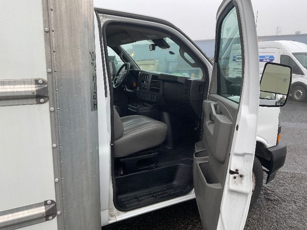 Light Duty Box Truck-Light and Medium Duty Trucks-GMC-2021-Savana G33903-Tacoma-WA-90,577\n\t\tmiles-$ 31,750 - Image 20