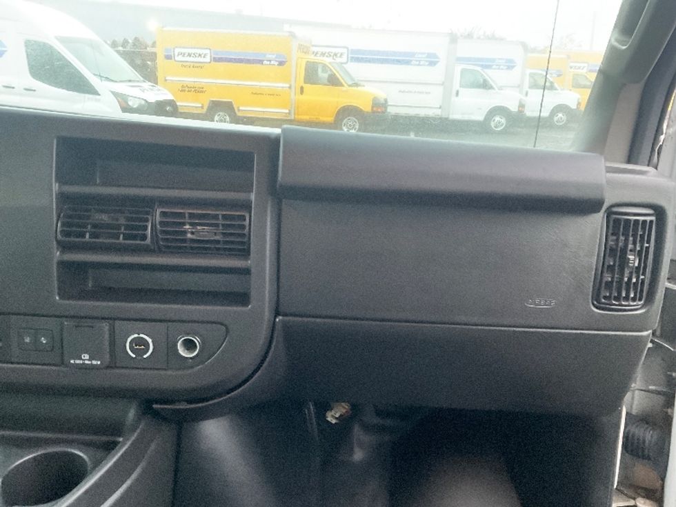 Light Duty Box Truck-Light and Medium Duty Trucks-GMC-2021-Savana G33903-Tacoma-WA-90,577\n\t\tmiles-$ 31,750 - Image 21