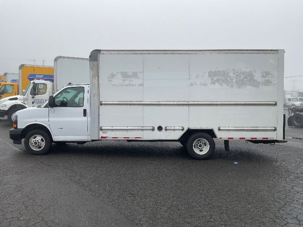 Light Duty Box Truck-Light and Medium Duty Trucks-GMC-2021-Savana G33903-Tacoma-WA-90,577\n\t\tmiles-$ 31,750 - Image 4