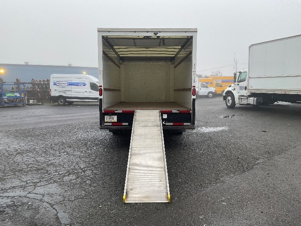 Light Duty Box Truck-Light and Medium Duty Trucks-GMC-2021-Savana G33903-Tacoma-WA-90,577\n\t\tmiles-$ 31,750 - Image 9