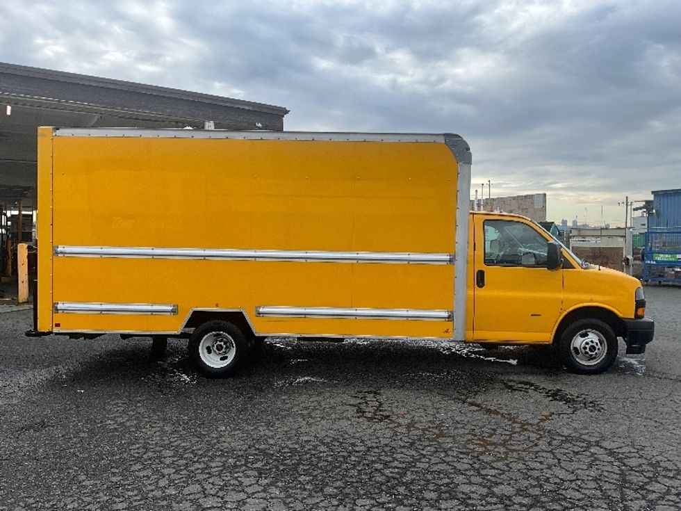 Light Duty Box Truck-Light and Medium Duty Trucks-GMC-2021-Savana G33903-Tacoma-WA-94,760\n\t\tmiles-$ 28,250 - Image 15