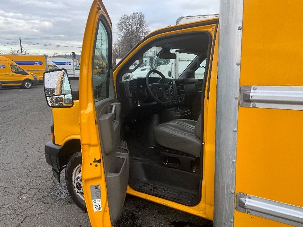 Light Duty Box Truck-Light and Medium Duty Trucks-GMC-2021-Savana G33903-Tacoma-WA-94,760\n\t\tmiles-$ 28,250 - Image 16