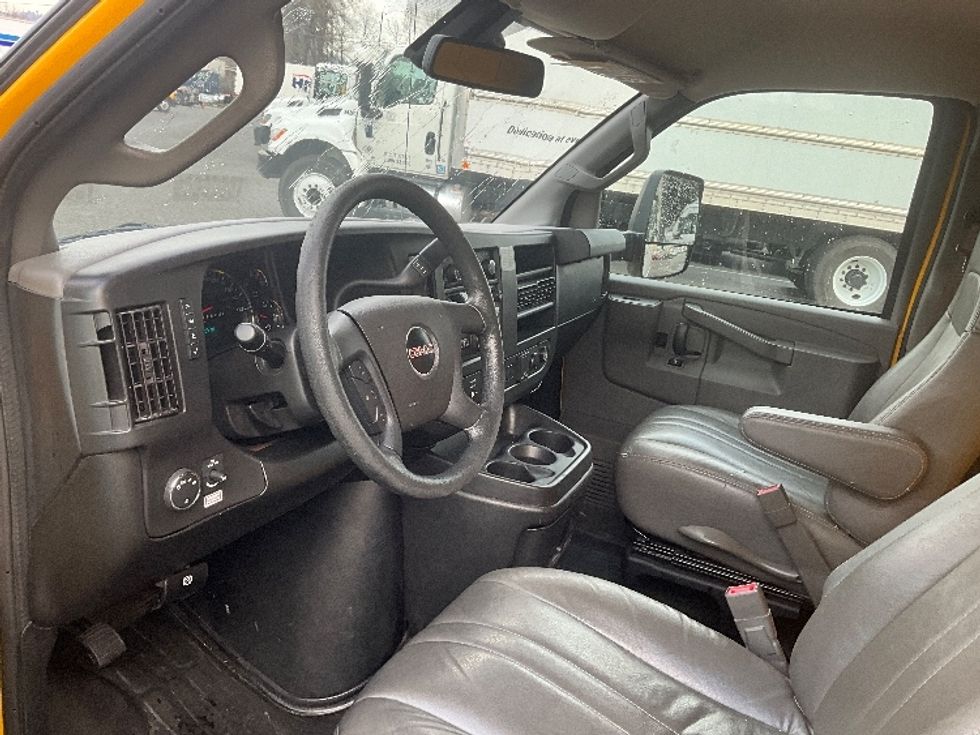 Light Duty Box Truck-Light and Medium Duty Trucks-GMC-2021-Savana G33903-Tacoma-WA-94,760\n\t\tmiles-$ 28,250 - Image 17