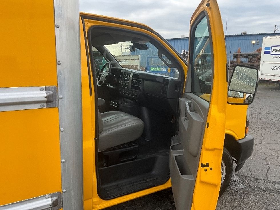 Light Duty Box Truck-Light and Medium Duty Trucks-GMC-2021-Savana G33903-Tacoma-WA-94,760\n\t\tmiles-$ 28,250 - Image 20