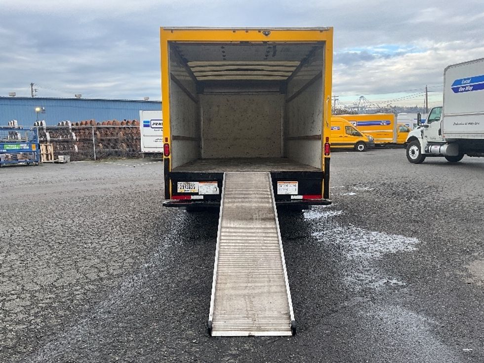 Light Duty Box Truck-Light and Medium Duty Trucks-GMC-2021-Savana G33903-Tacoma-WA-94,760\n\t\tmiles-$ 28,250 - Image 9