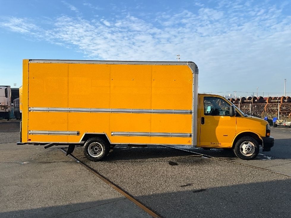 Light Duty Box Truck-Light and Medium Duty Trucks-GMC-2021-Savana G33903-Tacoma-WA-97,694\n\t\tmiles-$ 28,000 - Image 15