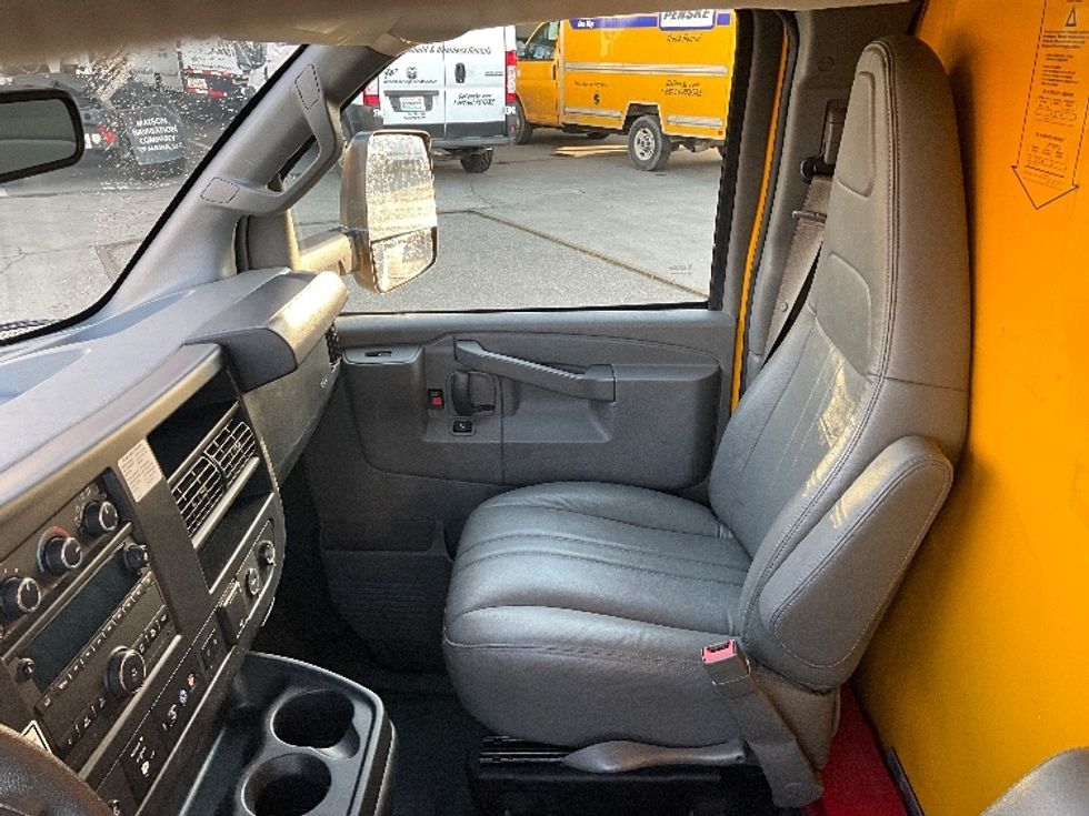 Light Duty Box Truck-Light and Medium Duty Trucks-GMC-2021-Savana G33903-Tacoma-WA-97,694\n\t\tmiles-$ 28,000 - Image 19