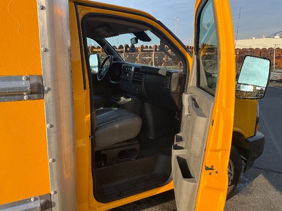 Light Duty Box Truck-Light and Medium Duty Trucks-GMC-2021-Savana G33903-Tacoma-WA-97,694\n\t\tmiles-$ 28,000 - Image 20