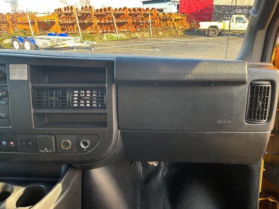 Light Duty Box Truck-Light and Medium Duty Trucks-GMC-2021-Savana G33903-Tacoma-WA-97,694\n\t\tmiles-$ 28,000 - Image 21