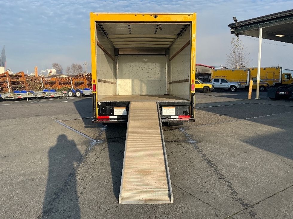 Light Duty Box Truck-Light and Medium Duty Trucks-GMC-2021-Savana G33903-Tacoma-WA-97,694\n\t\tmiles-$ 28,000 - Image 9