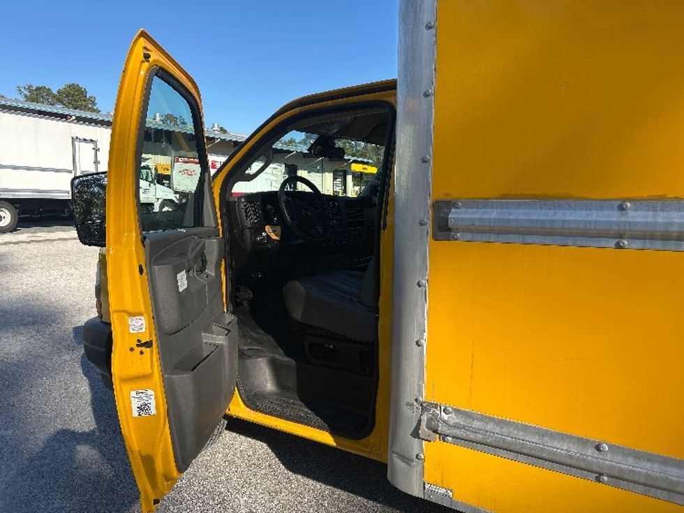 Light Duty Box Truck-Light and Medium Duty Trucks-GMC-2021-Savana G33903-Tallahassee-FL-109,095\n\t\tmiles-$ 26,500 - Image 15