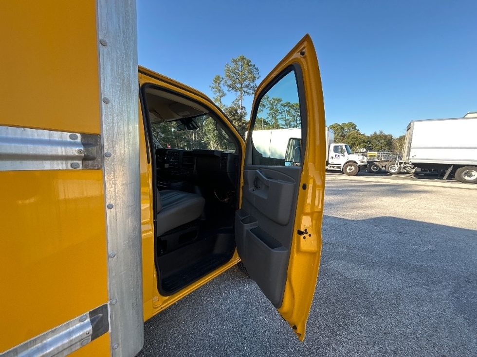 Light Duty Box Truck-Light and Medium Duty Trucks-GMC-2021-Savana G33903-Tallahassee-FL-109,095\n\t\tmiles-$ 26,500 - Image 19