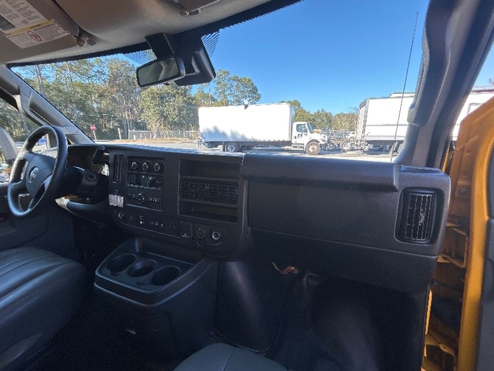 Light Duty Box Truck-Light and Medium Duty Trucks-GMC-2021-Savana G33903-Tallahassee-FL-109,095\n\t\tmiles-$ 26,500 - Image 20