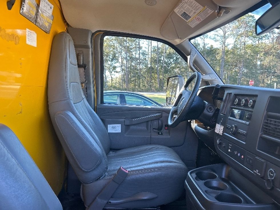 Light Duty Box Truck-Light and Medium Duty Trucks-GMC-2021-Savana G33903-Tallahassee-FL-109,095\n\t\tmiles-$ 26,500 - Image 21